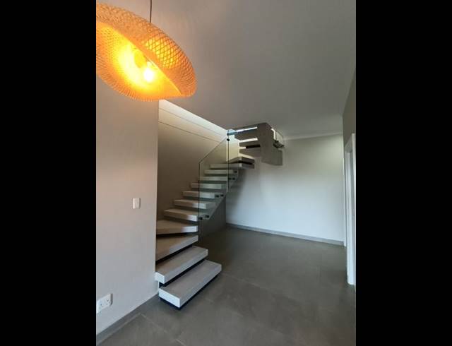 3 BEDROOM HOUSE FOR SALE IN HARTENBOS HEUWELS
